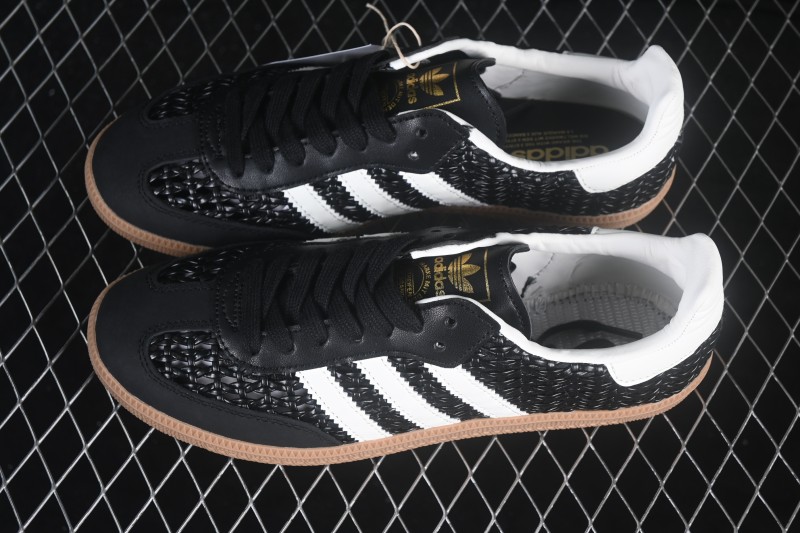 Adidas Samba OG Classic Skateboarding Shoes with Retro Leather Upper - HQ9282