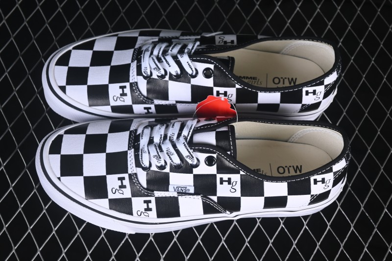 Vans Authentic 44 Low-Top Vulcanized Skate Shoes - VN000EEUDOL