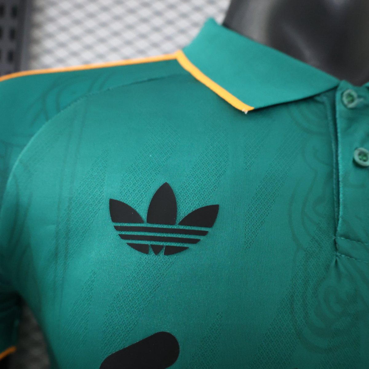 Player Version 26/27 Liverpool Green with Gold Trim Casual Retro Jersey